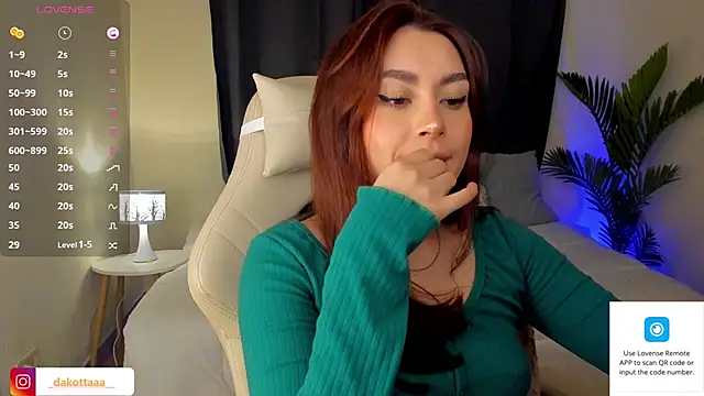 Snapshot of dakottaa_ chatting on December 2024 10:19:01 PM dakottaa online show from December 2024 10:19:01 PM
