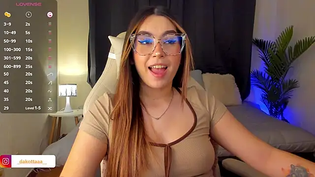 dakottaa  online show from October 2025 11:03:01 PM