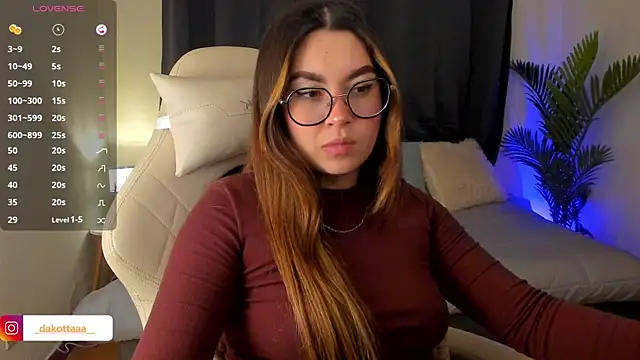 dakottaa  online show from November 2025 11:38:02 PM