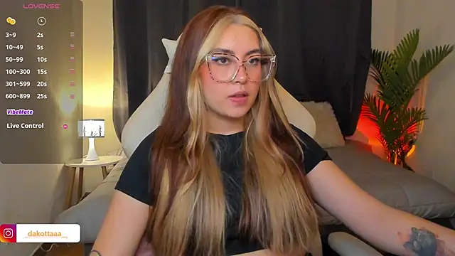 dakottaa  online show from April 2026 12:02:02 AM