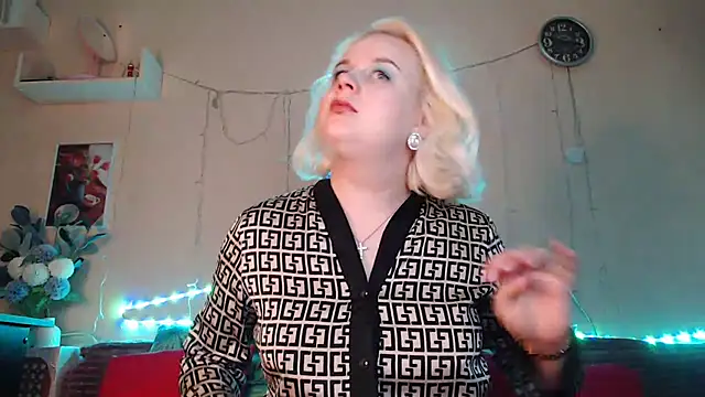 Snapshot of Karolina_love_ chatting on January 2025 03:44:02 PM Karolina love online show from January 2025 03:44:02 PM