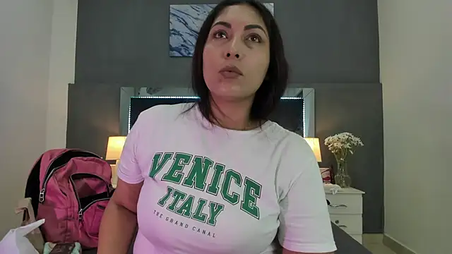 Snapshot of Lauralove_69 chatting on November 2025 07:36:02 PM Lauralove 69 online show from November 2025 07:36:02 PM