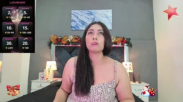 Snapshot of Lauralove_69 chatting on December 2025 09:00:01 PM Lauralove 69 online show from December 2025 09:00:01 PM