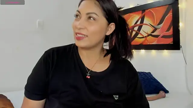 Lauralove 69 online show from May 2026 10:29:01 PM