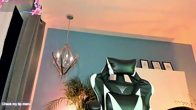 Megan inked online show from October 2025 03:01:02 AM