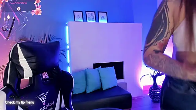 Megan inked online show from November 2025 03:23:01 AM