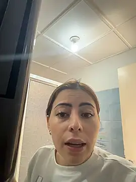 Snapshot of LilaSuni chatting on December 2025 02:32:02 PM LilaSuni online show from December 2025 02:32:02 PM