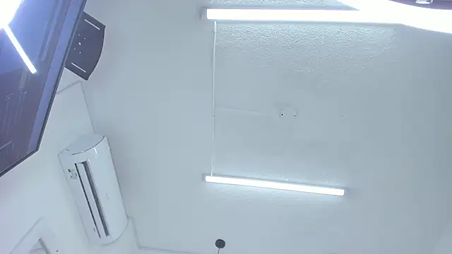 Snapshot of Belle_Brunette chatting on March 2025 12:32:01 AM Belle Brunette online show from March 2025 12:32:01 AM