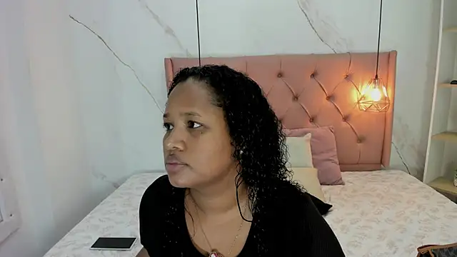 Snapshot of Belle_Brunette chatting on March 2025 09:31:02 PM Belle Brunette online show from March 2025 09:31:02 PM