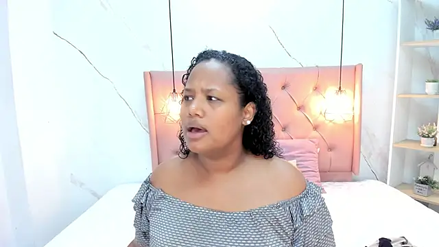 Snapshot of Belle_Brunette chatting on September 2025 09:25:02 PM Belle Brunette online show from September 2025 09:25:02 PM