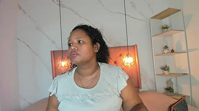 Snapshot of Belle_Brunette chatting on December 2025 08:38:01 PM Belle Brunette online show from December 2025 08:38:01 PM