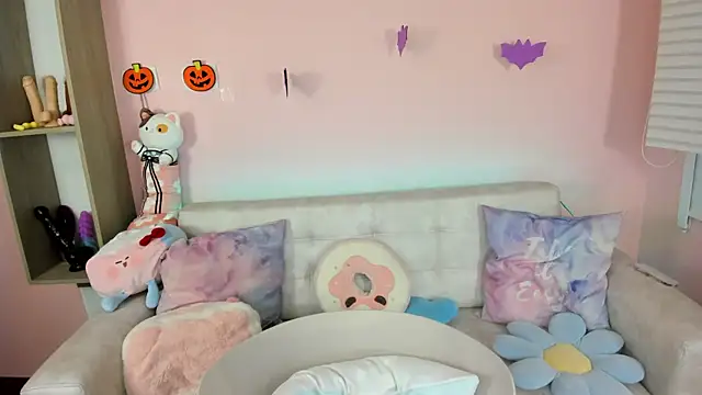 tinysara online show from October 2025 04:27:02 PM