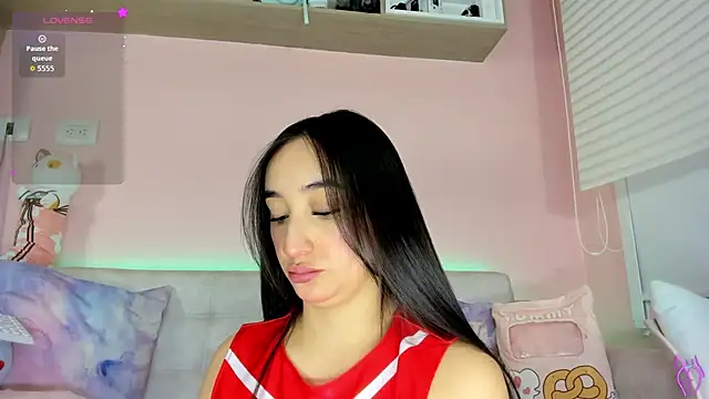 tinysara online show from February 2026 05:06:02 PM