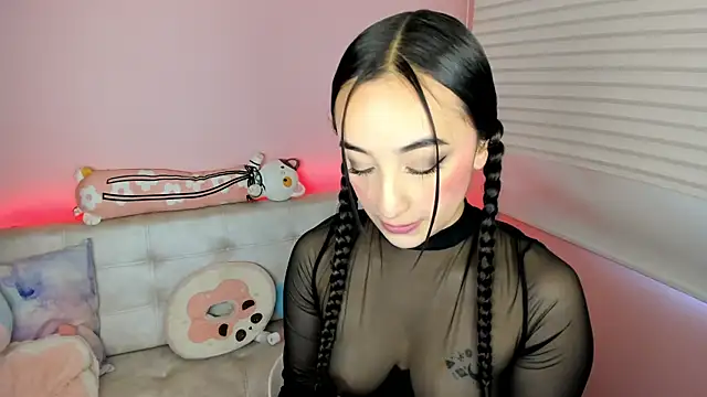 tinysara online show from April 2026 04:13:02 PM
