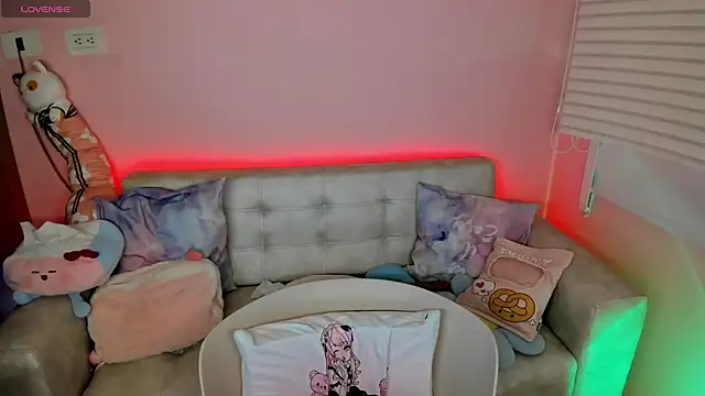 tinysara online show from June 2026 04:32:01 PM
