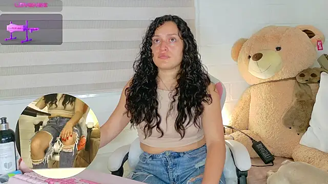 Snapshot of megan_doll2 chatting on April 2026 11:09:02 PM megan doll2 online show from April 2026 11:09:02 PM