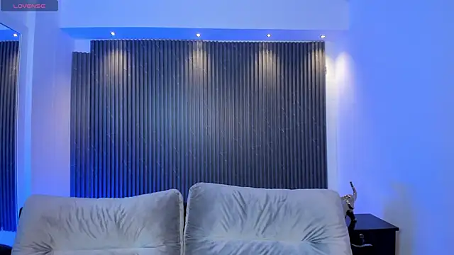 charlottewhitte online show from December 2025 12:54:01 PM