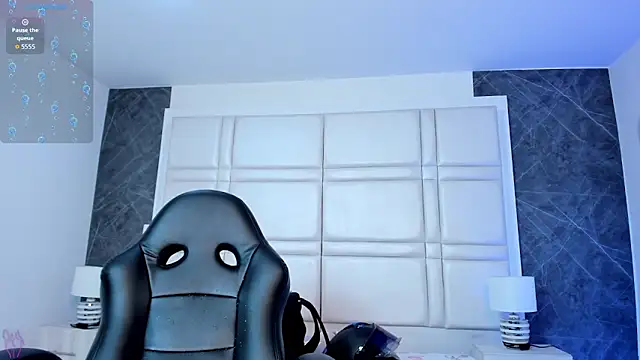 charlottewhitte online show from April 2026 11:36:02 AM