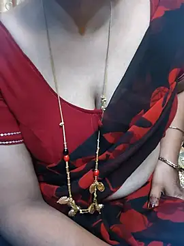 Snapshot of tuttifrutti17 chatting on May 2026 05:54:02 PM tuttifrutti17 online show from May 2026 05:54:02 PM