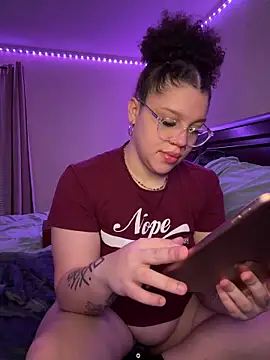 QueenNuttCollector online show from February 2026 11:20:01 AM