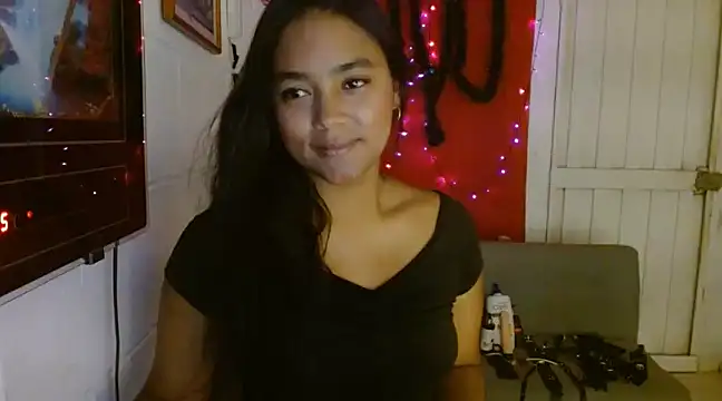 Chiara petterson online show from January 2025 05:05:01 AM