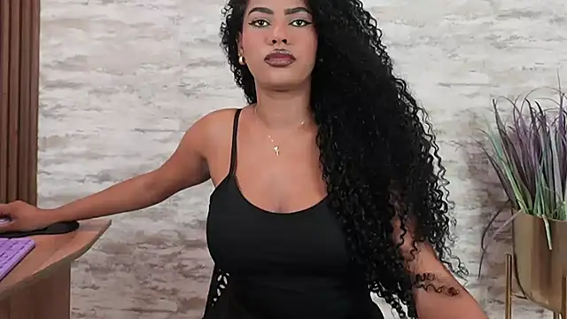 Snapshot of HOTBLACKANDWHITE2 chatting on July 2026 05:43:02 AM HOTBLACKANDWHITE2 online show from July 2026 05:43:02 AM