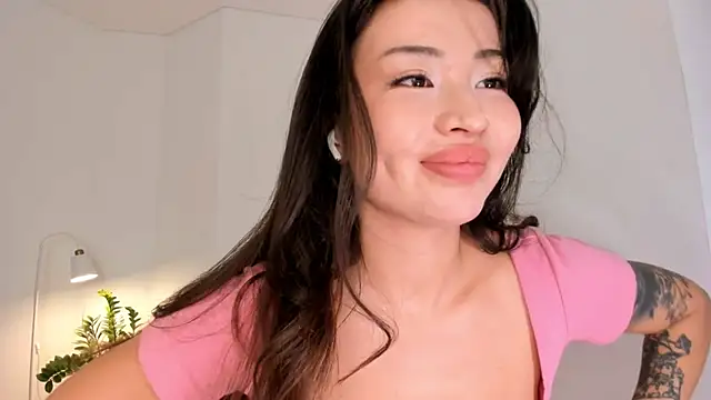 kawaii mia online show from October 2025 03:44:02 PM