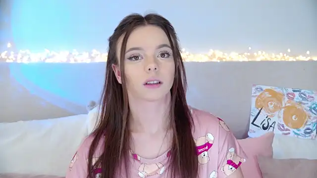 Snapshot of ElisabethDavis chatting on January 2025 03:10:01 PM ElisabethDavis online show from January 2025 03:10:01 PM