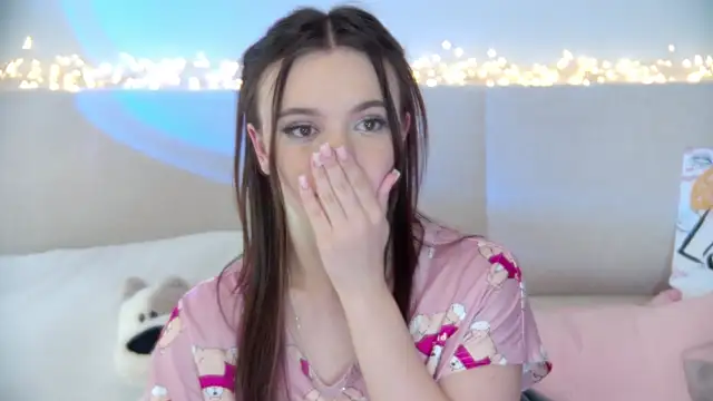 Snapshot of ElisabethDavis chatting on January 2025 09:15:01 PM ElisabethDavis online show from January 2025 09:15:01 PM