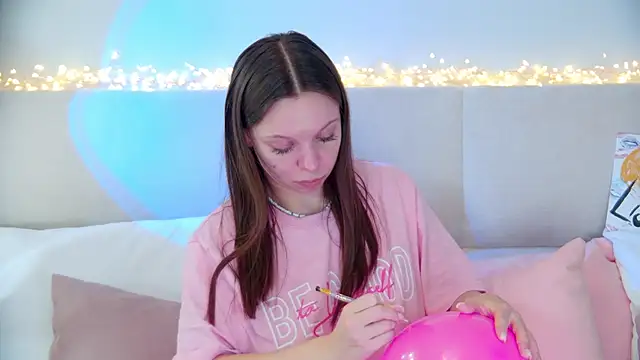 Snapshot of ElisabethDavis chatting on January 2025 12:20:01 AM ElisabethDavis online show from January 2025 12:20:01 AM