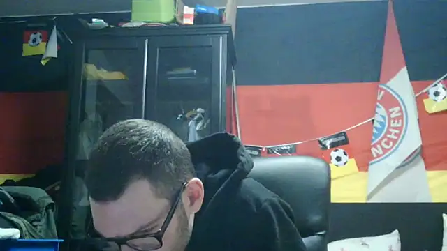 Snapshot of Die-geile-Sau chatting on February 2026 07:43:02 PM Die-geile-Sau online show from February 2026 07:43:02 PM