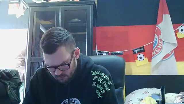 Snapshot of Die-geile-Sau chatting on March 2026 12:53:02 PM Die-geile-Sau online show from March 2026 12:53:02 PM