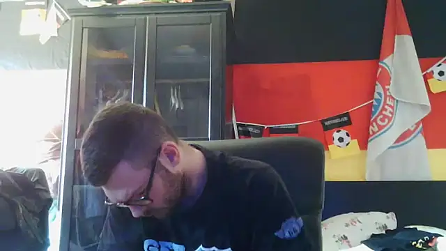 Snapshot of Die-geile-Sau chatting on March 2026 09:03:02 AM Die-geile-Sau online show from March 2026 09:03:02 AM