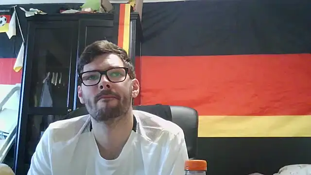 Snapshot of Die-geile-Sau chatting on June 2026 04:49:01 PM Die-geile-Sau online show from June 2026 04:49:01 PM