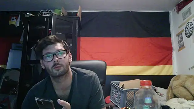 Snapshot of Die-geile-Sau chatting on July 2026 07:05:02 PM Die-geile-Sau online show from July 2026 07:05:02 PM