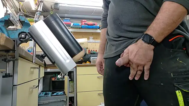 Nikeyone2 online show from October 2025 09:33:01 AM