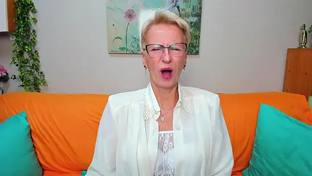 iamyourdream89 online show from September 2025 08:48:02 AM