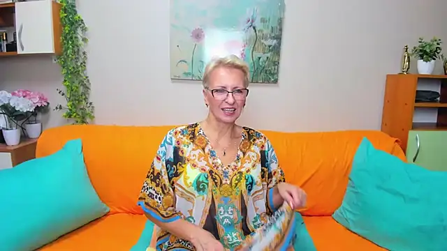 iamyourdream89 online show from October 2025 01:30:02 PM