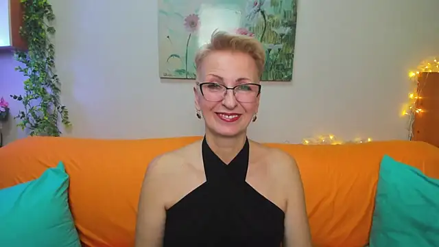 iamyourdream89 online show from December 2025 05:10:02 PM