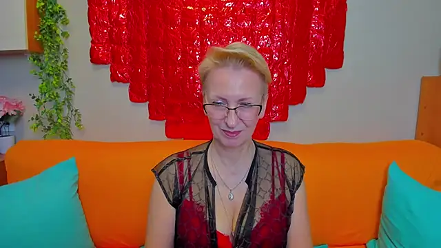 iamyourdream89 online show from February 2026 01:19:02 PM