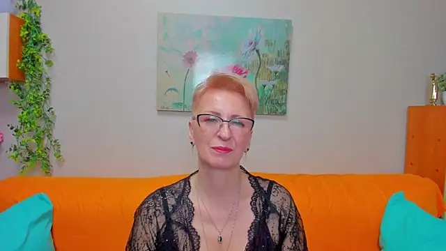 iamyourdream89 online show from April 2026 12:53:02 PM