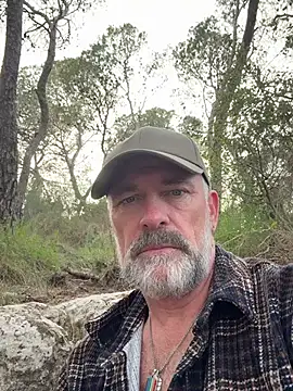 Snapshot of DaddybearVLC chatting on February 2025 03:49:02 PM DaddybearVLC online show from February 2025 03:49:02 PM