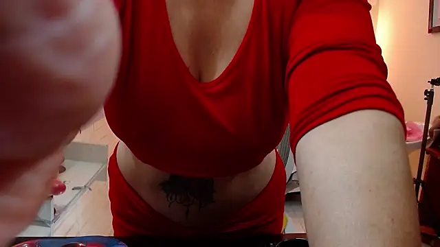 Sarah teiku online show from December 2024 12:18:01 AM