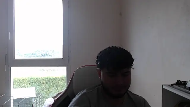 Snapshot of -Zerax- chatting on September 2025 01:04:01 PM -Zerax- online show from September 2025 01:04:01 PM