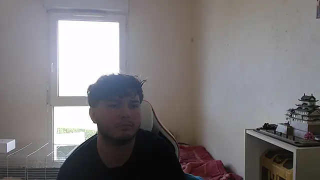 Snapshot of -Zerax- chatting on September 2025 02:00:02 PM -Zerax- online show from September 2025 02:00:02 PM