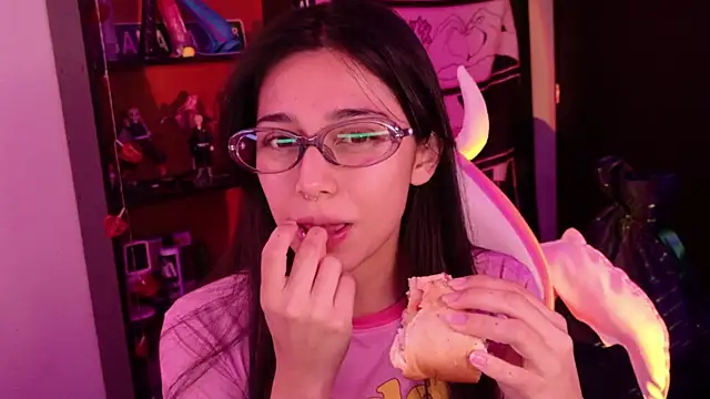 amber yull online show from July 2026 02:34:01 PM