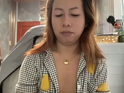 UrLove Marga online show from May 2026 10:48:01 PM