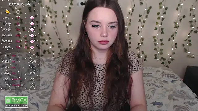 Snapshot of aliice_cutie chatting on February 2025 07:27:02 PM aliice cutie online show from February 2025 07:27:02 PM