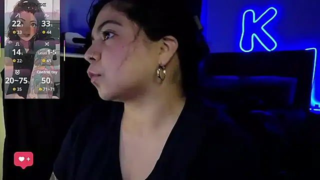kimmiakiss22 online show from June 2026 02:44:01 AM