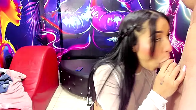 hot-threesome online show from November 2025 03:22:01 PM